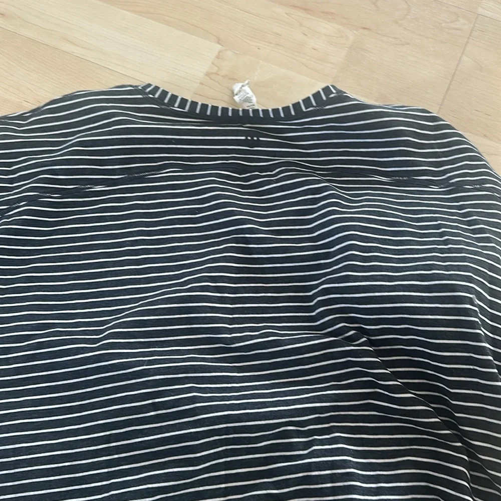 🍋Lululemon To The Point Shirt